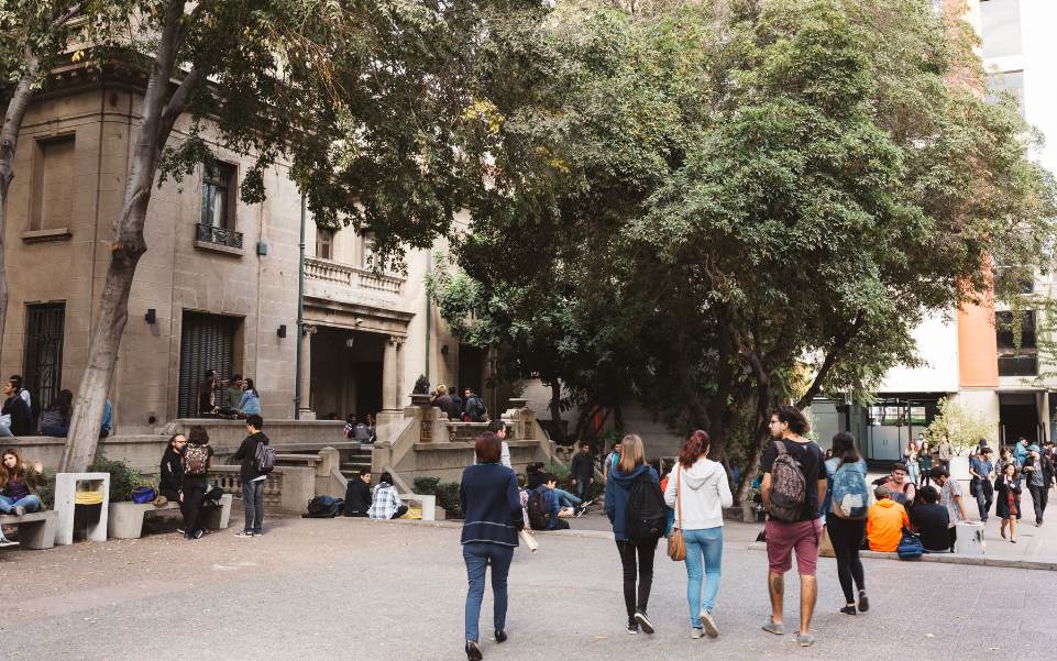 Horario de pregrado / 1° Semestre 2025 [CON SALAS]