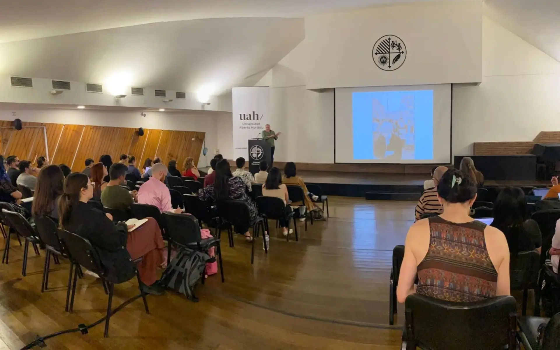 Comienza el Programa de Estudios LGBTIQA+ UAH con charla sobre Foucault